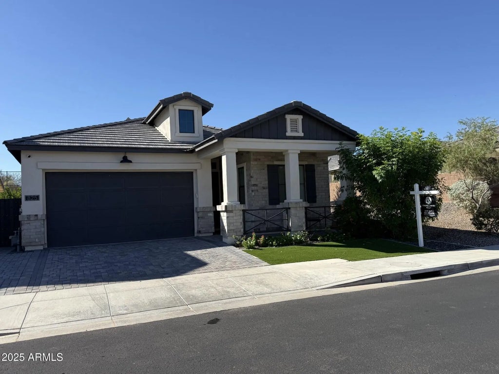 825 E Ashurst Drive, Phoenix