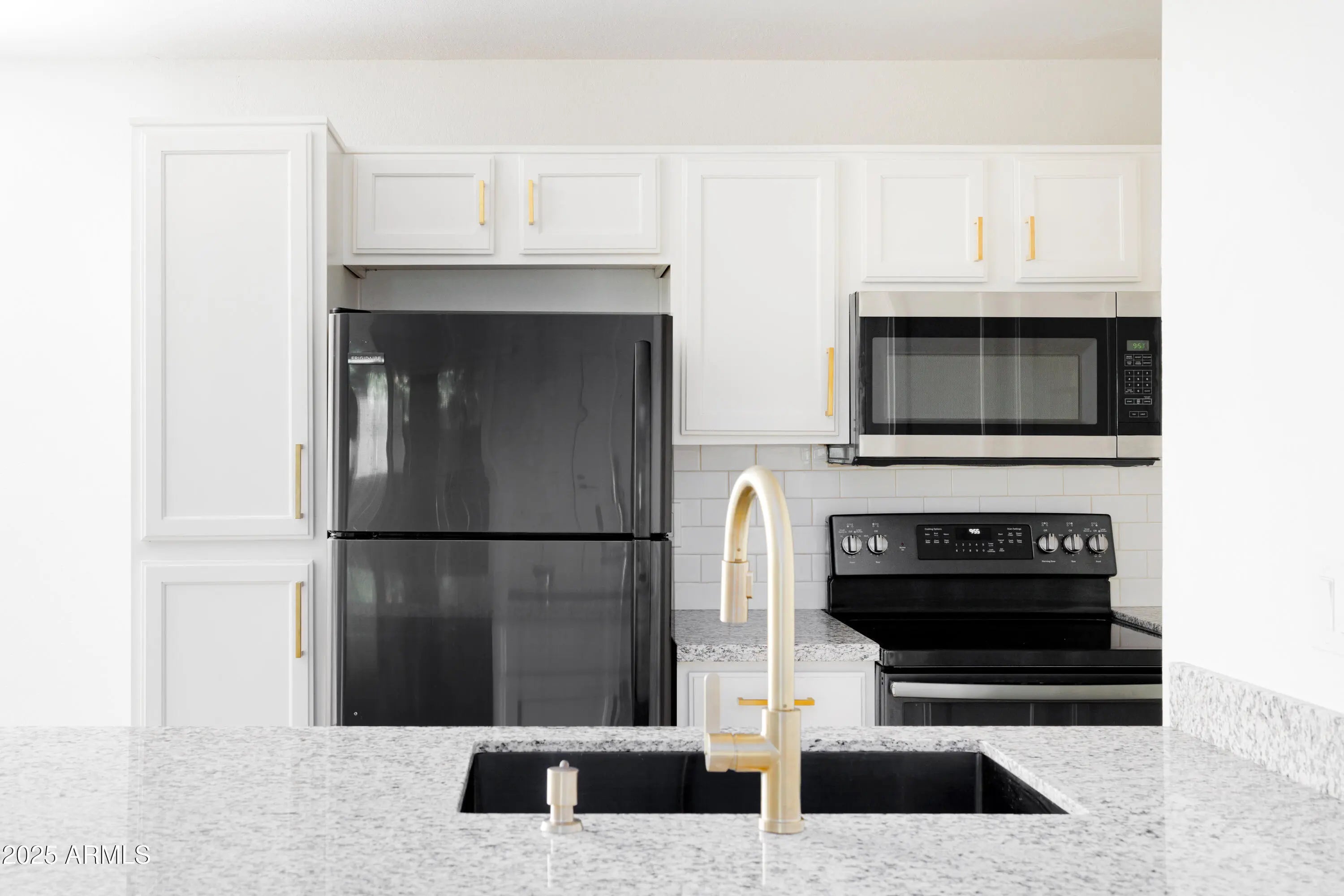 Photo of Listing #6924211