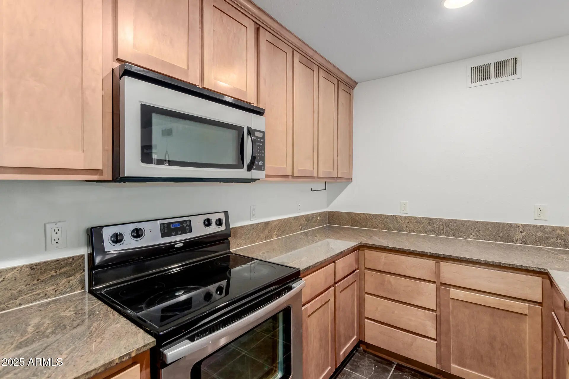 Photo of Listing #6921540