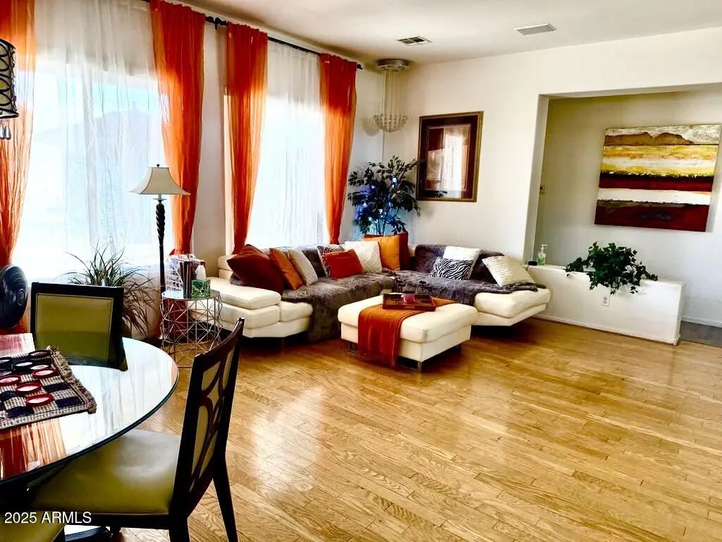 Photo of Listing #6920470