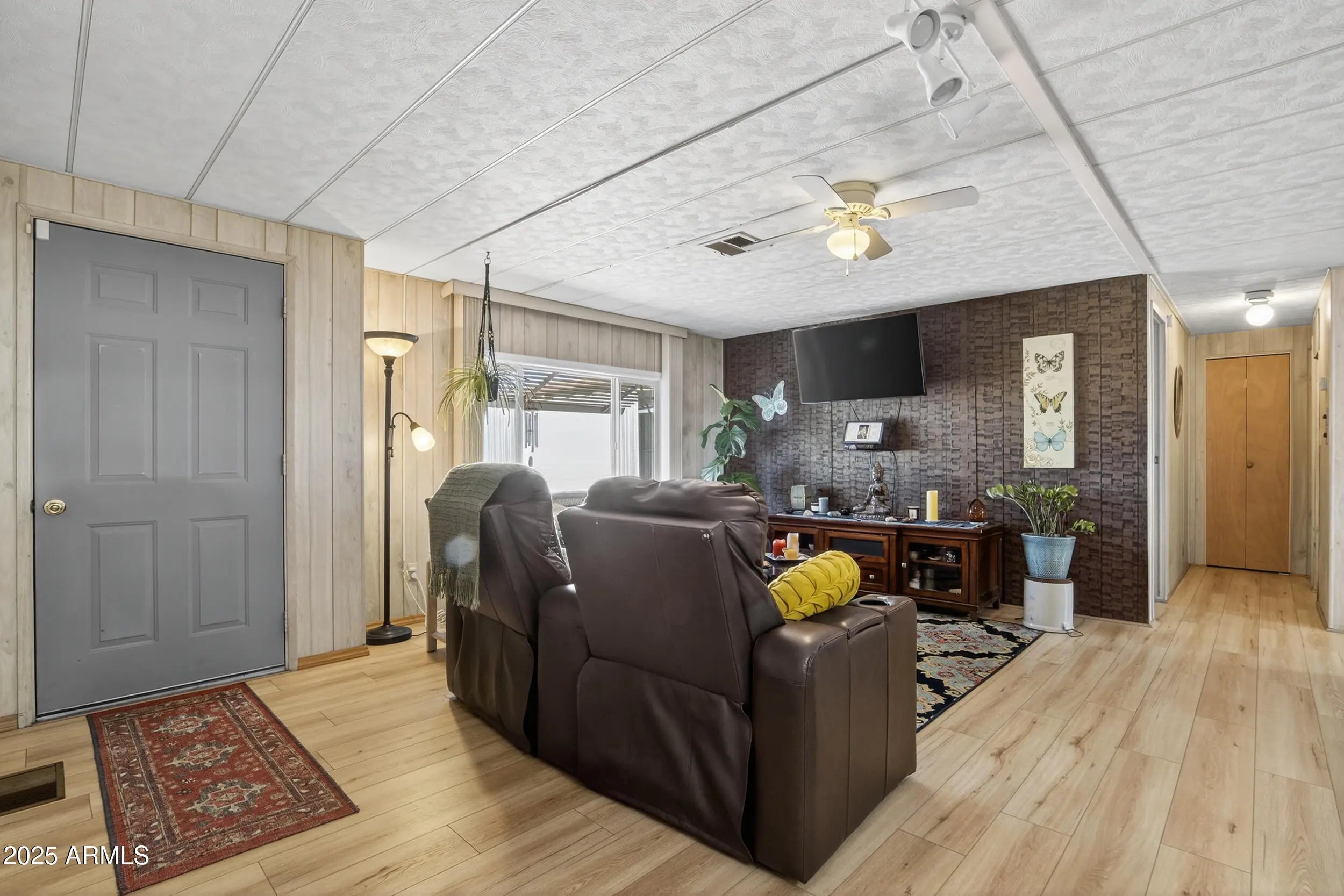 Photo of Listing #6927153