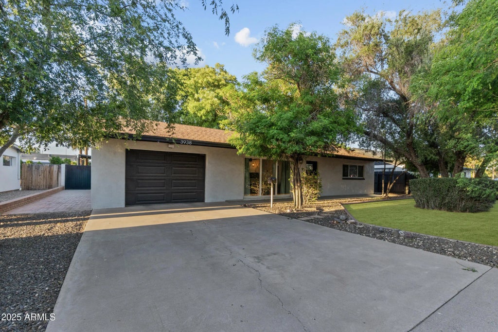 3938 E Cheery Lynn Road, Phoenix