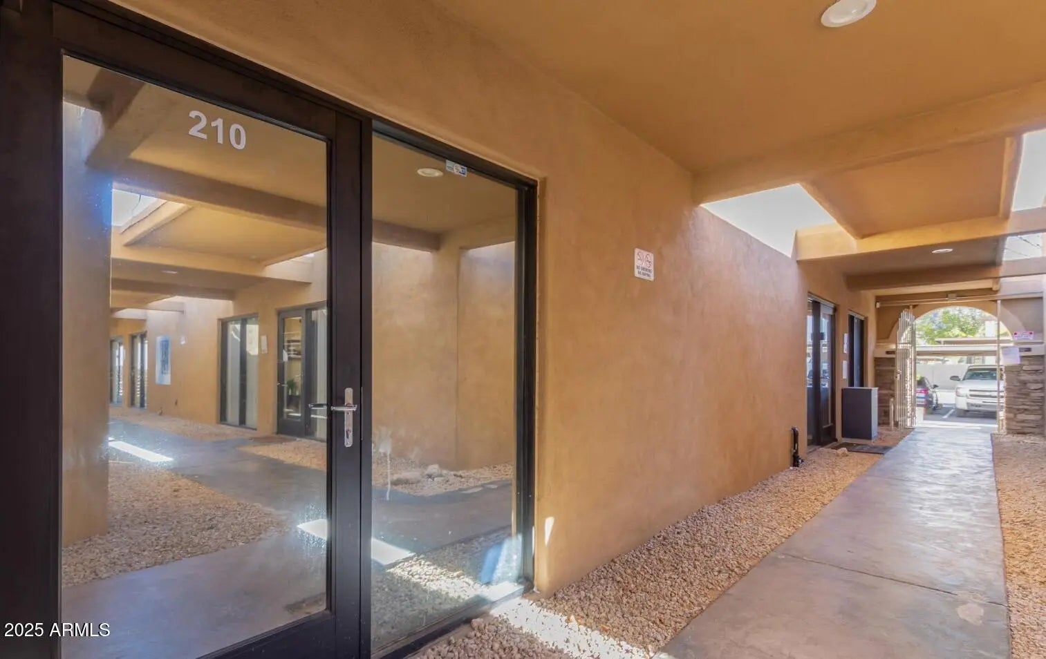 Photo of Listing #6919150