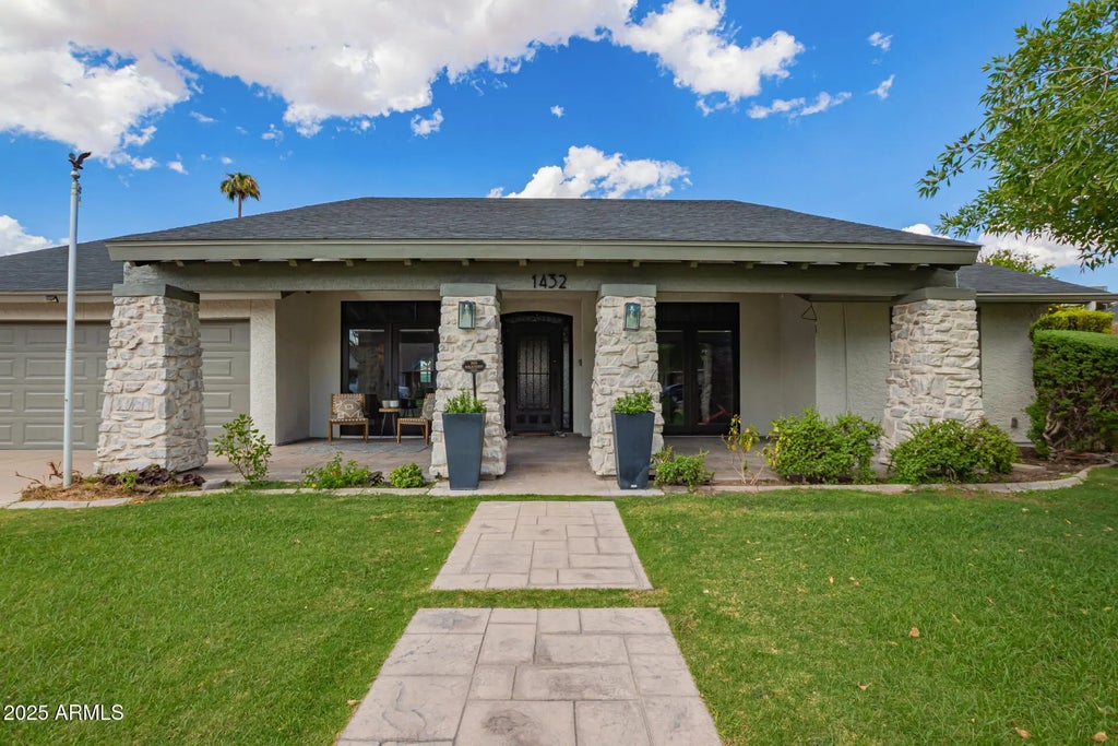 1432 E Indigo Circle, Mesa