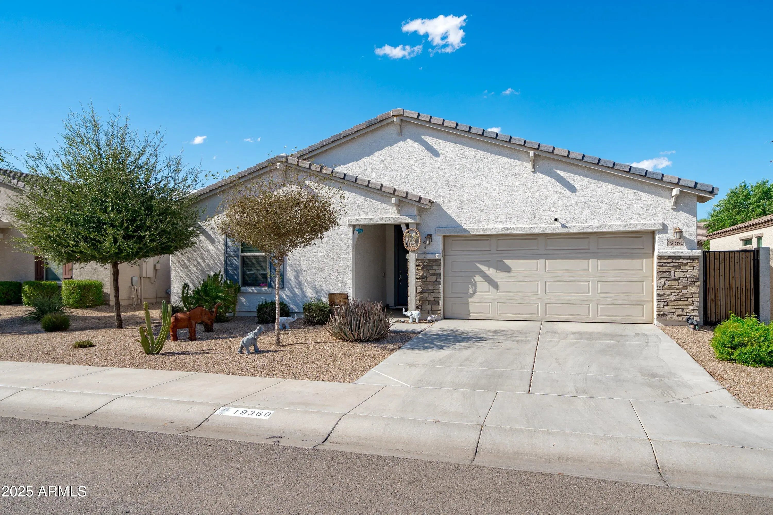 Photo of Listing #6919278