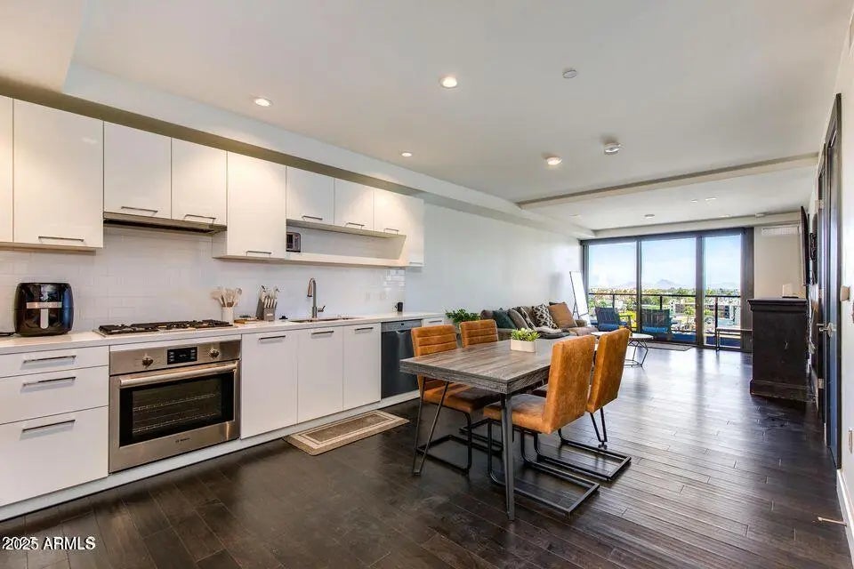 Photo of Listing #6919698