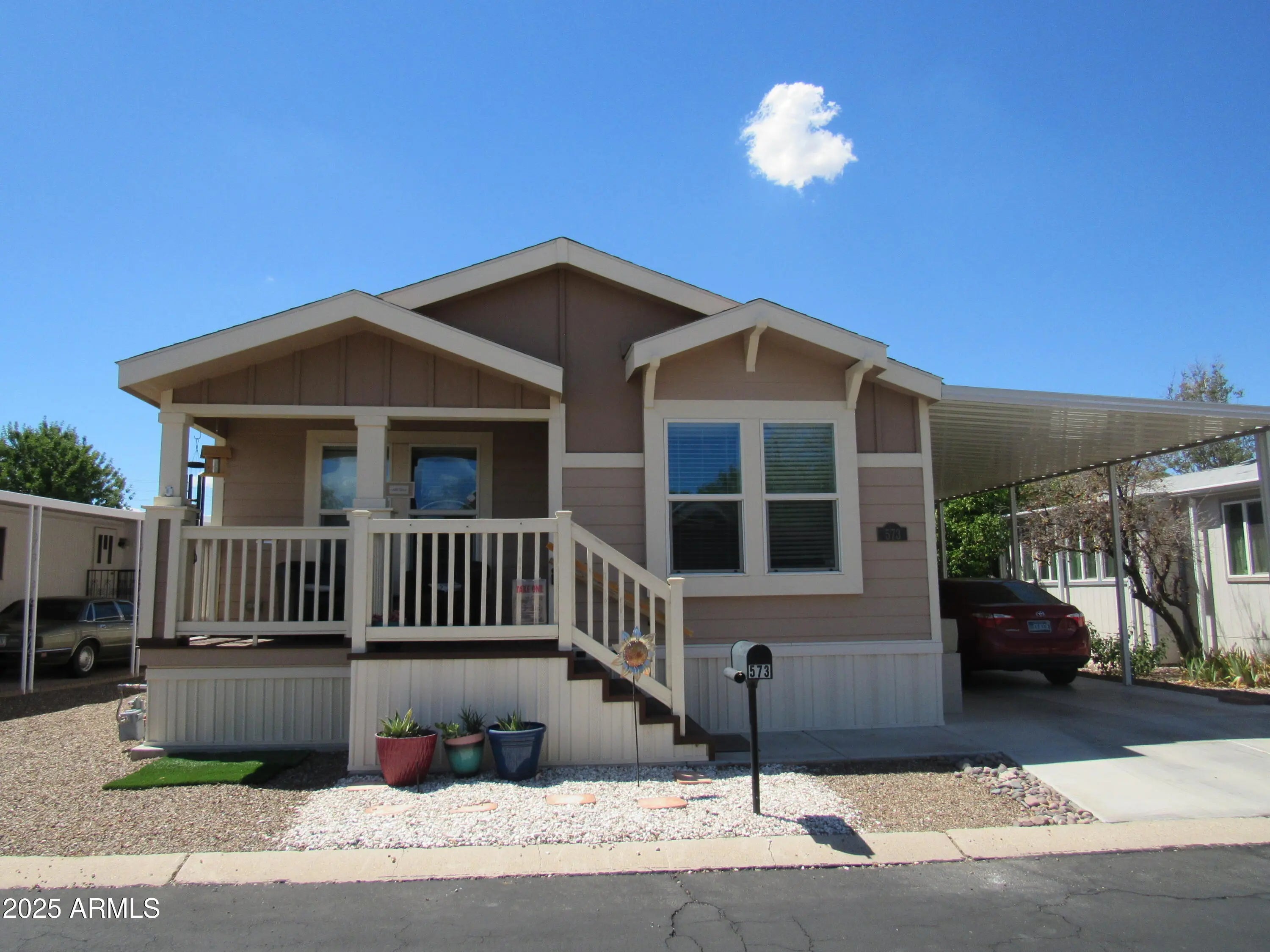 Photo of Listing #6919663