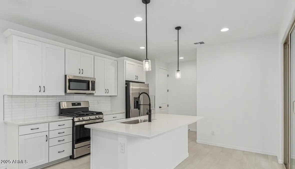 Photo of Listing #6919731