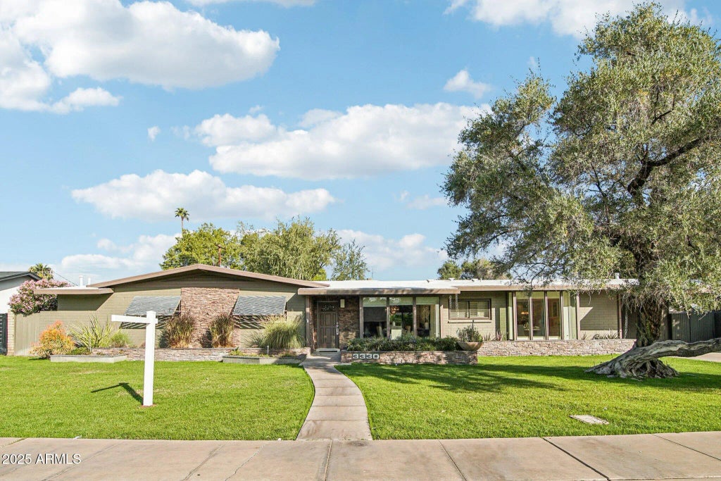 3330 E Glenrosa Avenue, Phoenix