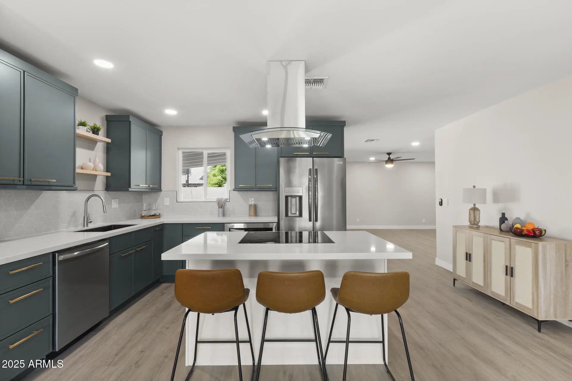 Photo of Listing #6927843