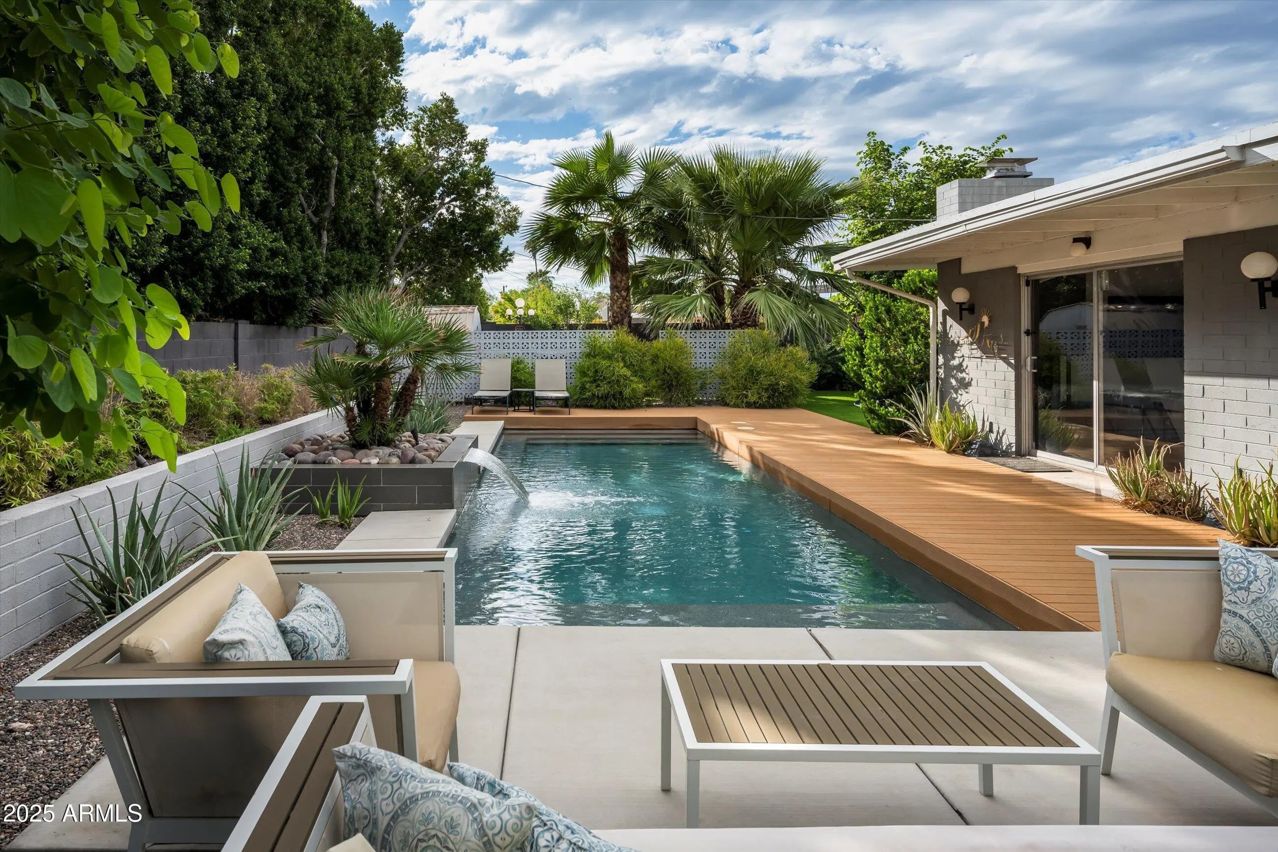 Photo of Listing #6933260