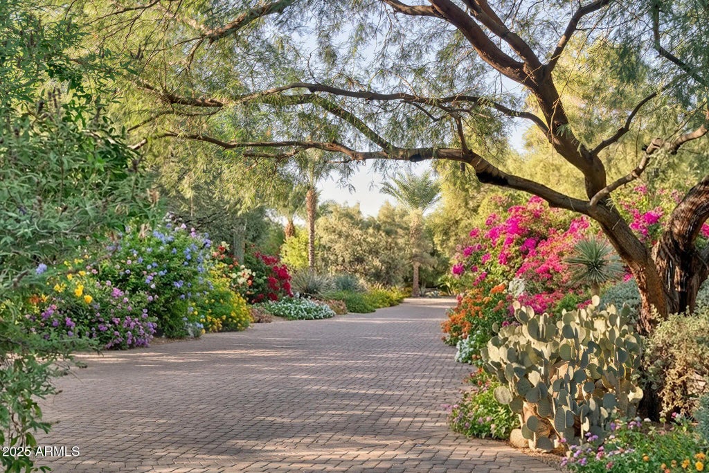 5747 E Mockingbird Lane, Paradise Valley