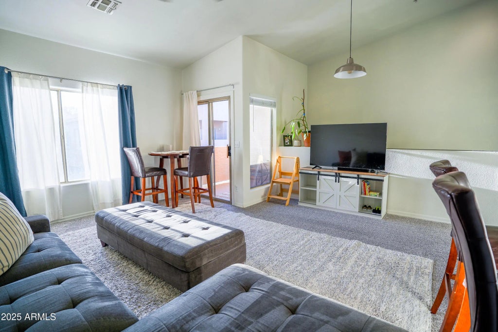1406 W Emerald Avenue (unit 118), Mesa