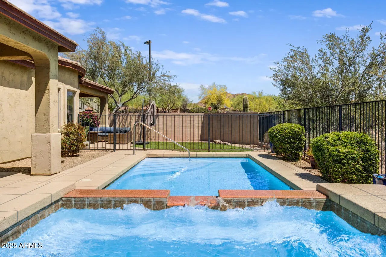 Photo of Listing #6924473