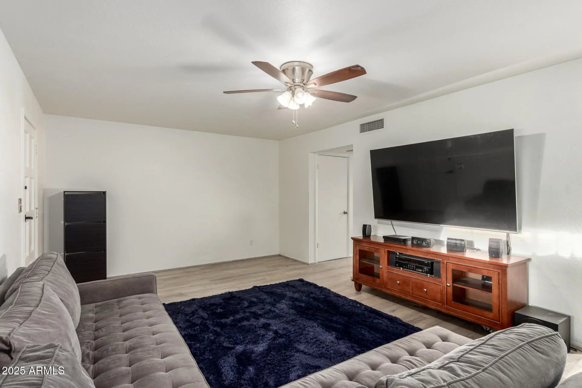 Photo of Listing #6923949