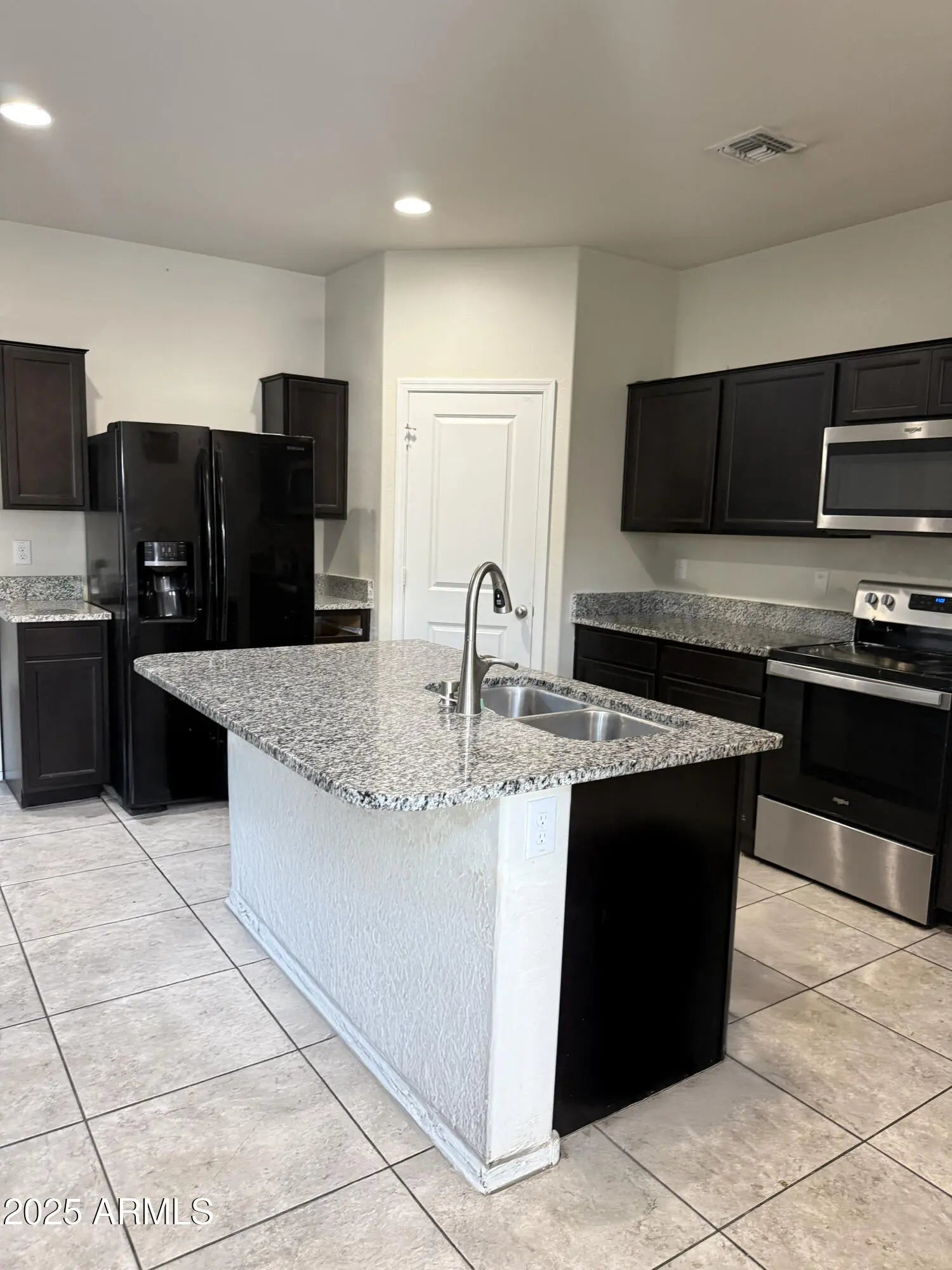 Photo of Listing #6943524