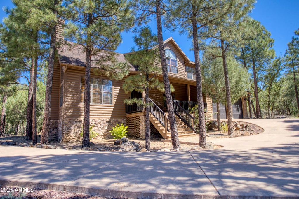 915 Lakeshore Drive, Lakeside
