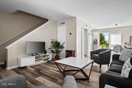 Photo of Listing #6921565