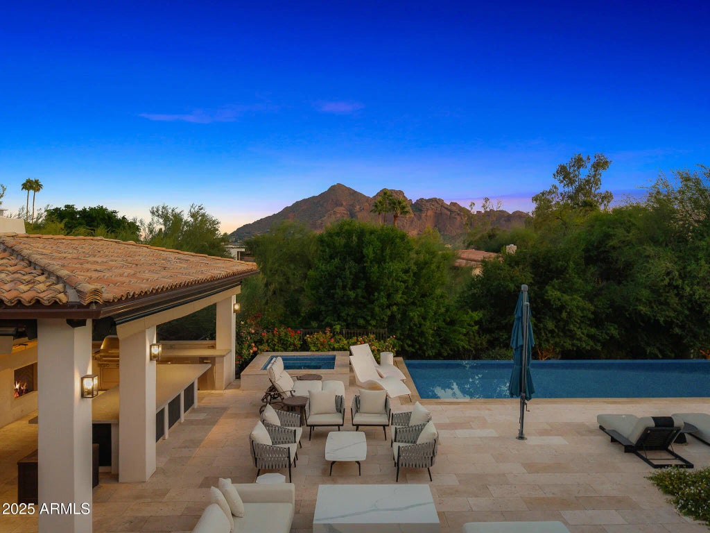 6650 N Hillside Drive, Paradise Valley