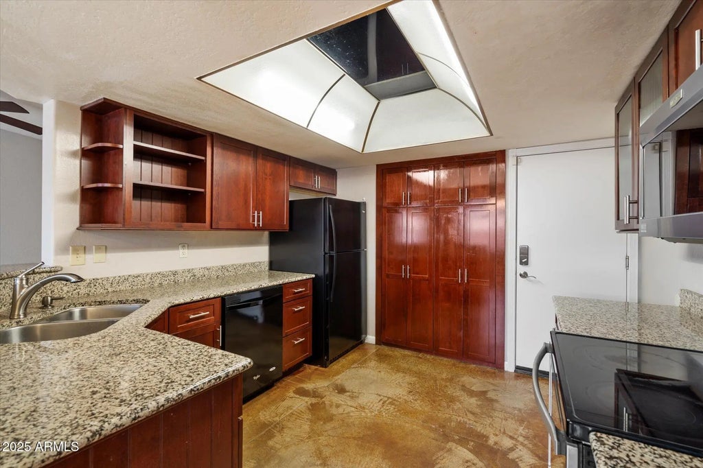 6734 W Ruth Avenue, Peoria