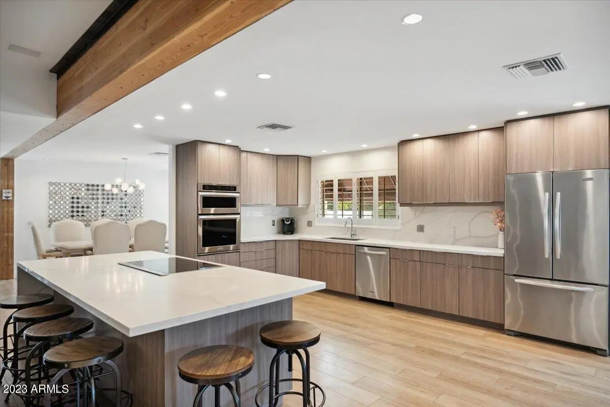 Photo of Listing #6921191