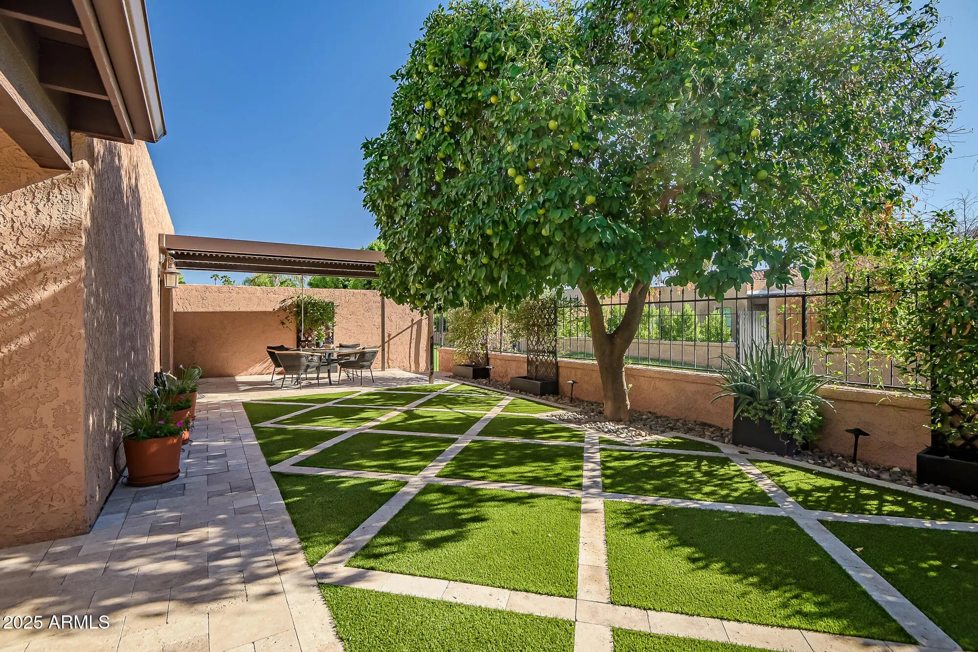 Photo of Listing #6930605