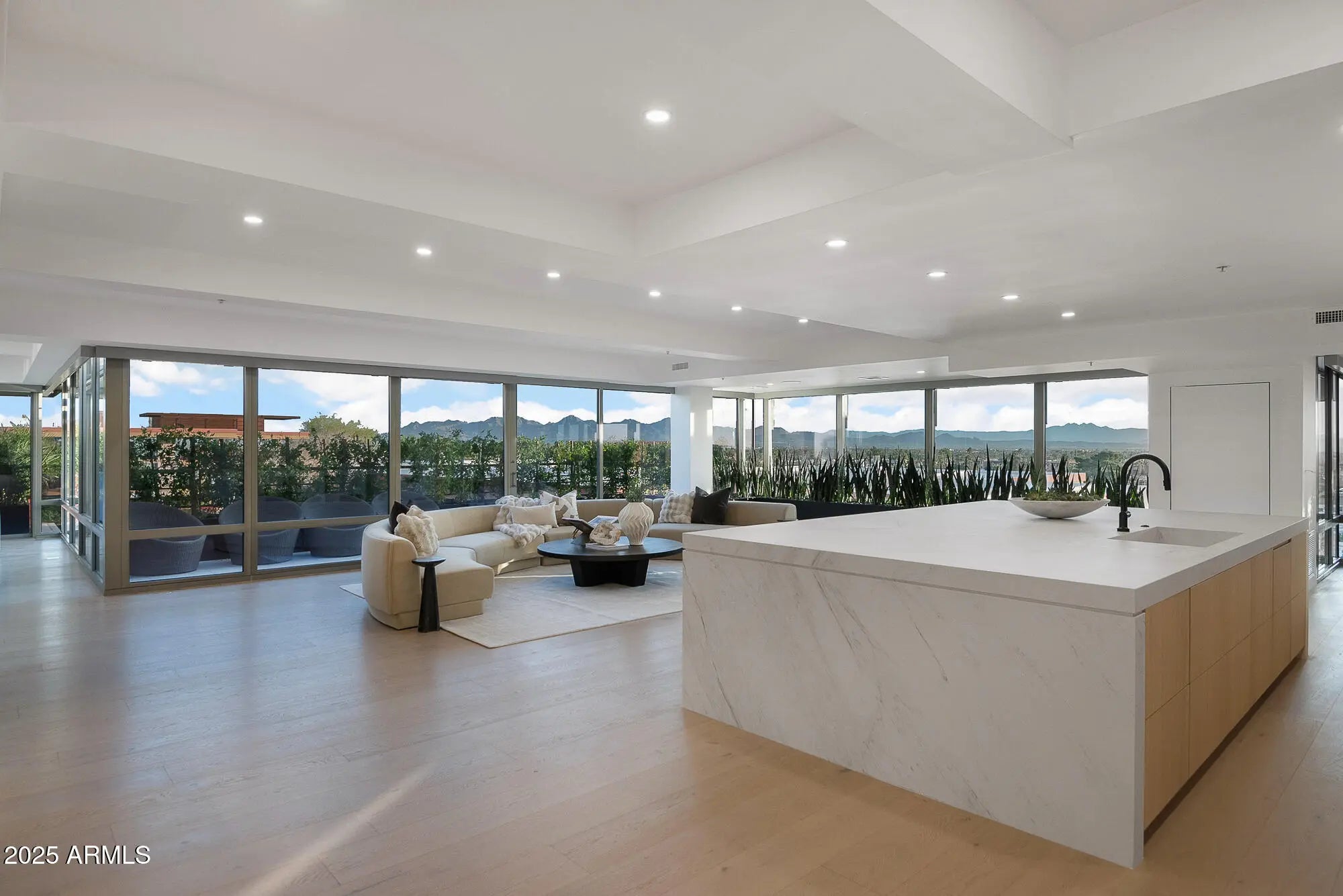 Photo of Listing #6921499