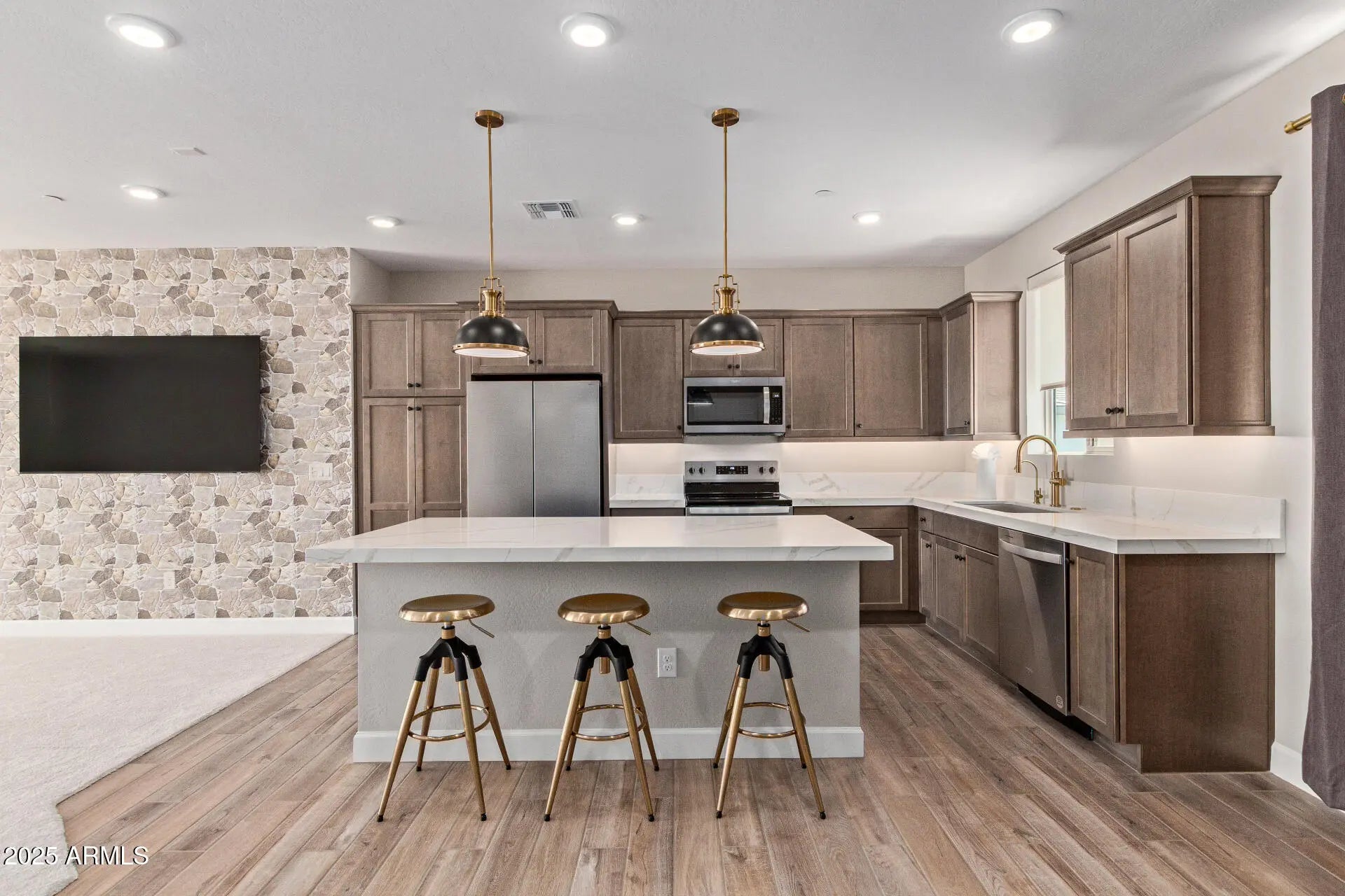 Photo of Listing #6921786