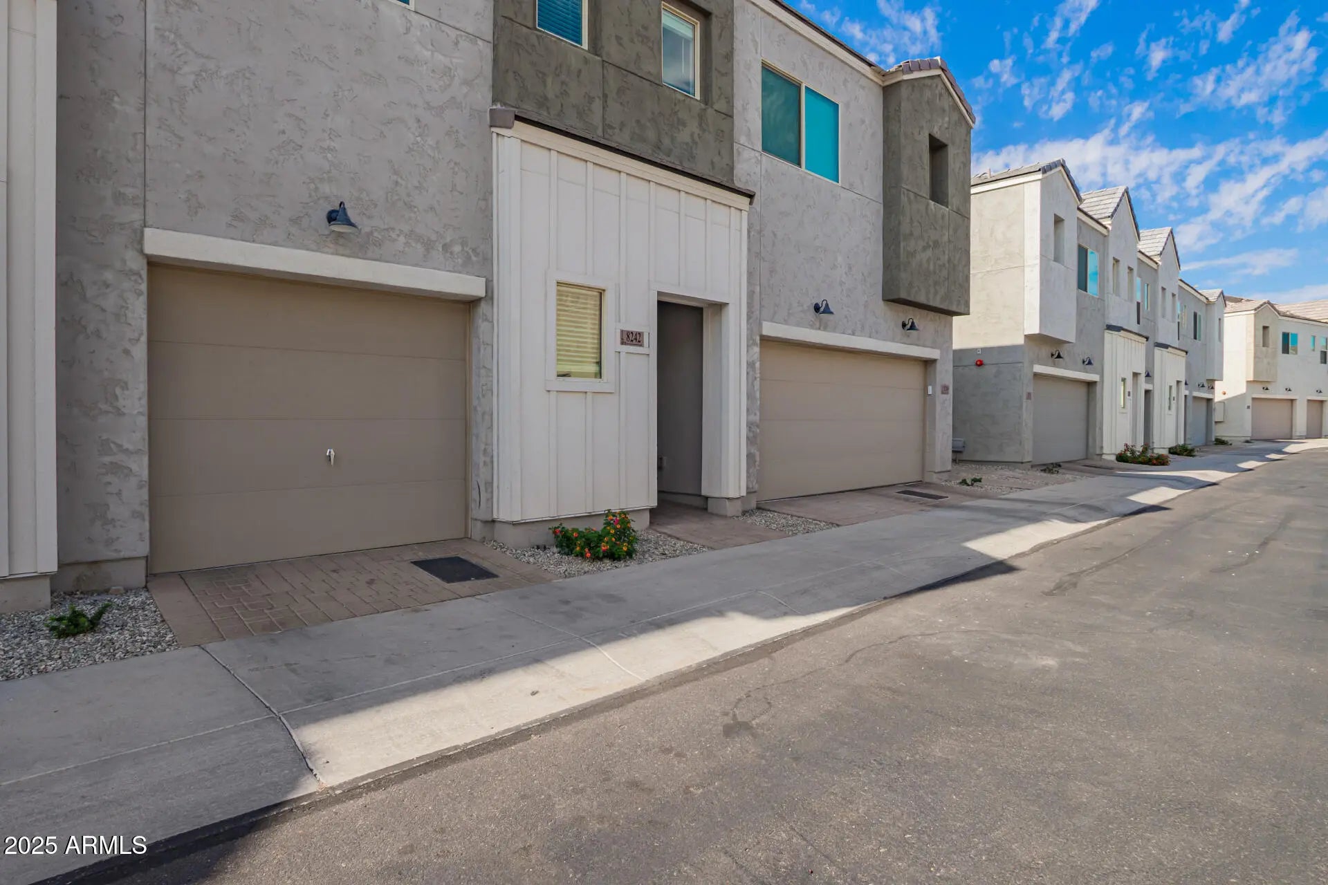 Photo of Listing #6937718