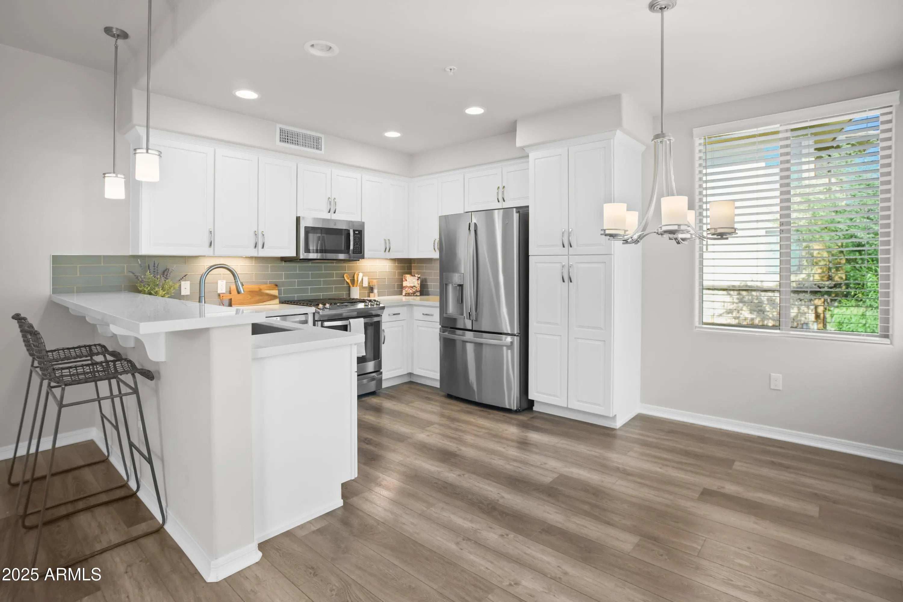 Photo of Listing #6927391