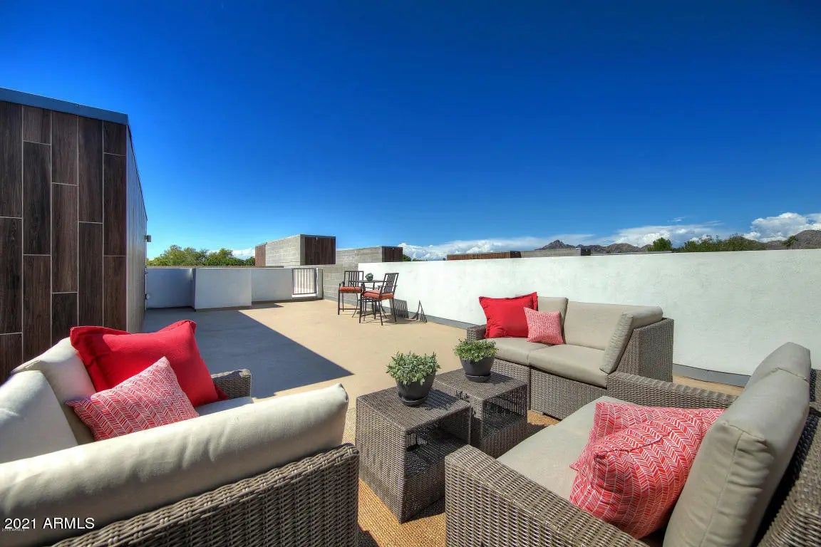 Photo of Listing #6921731