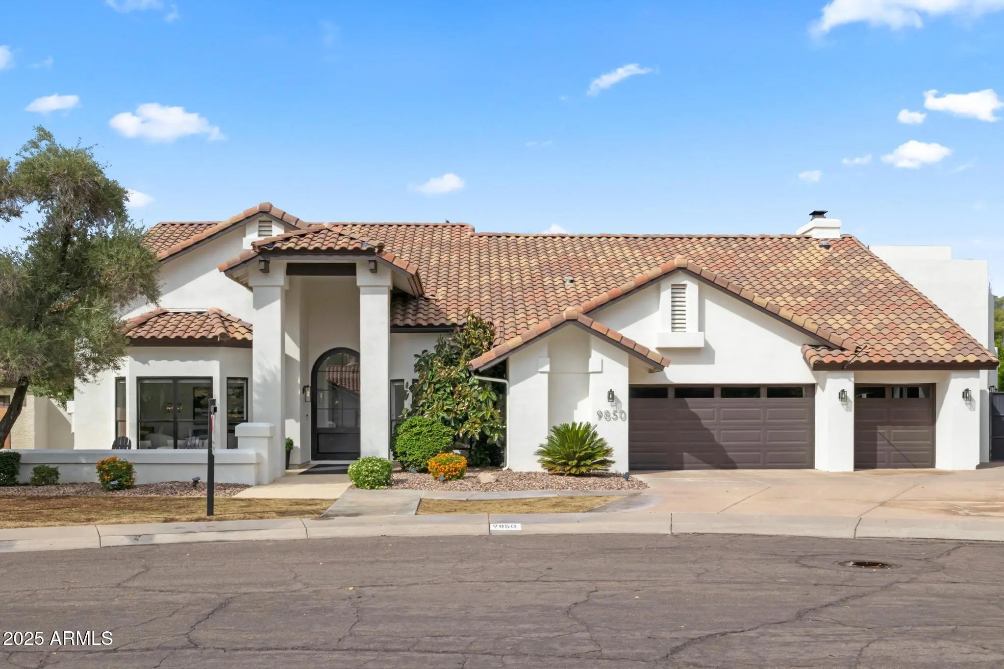 Photo of Listing #6924408