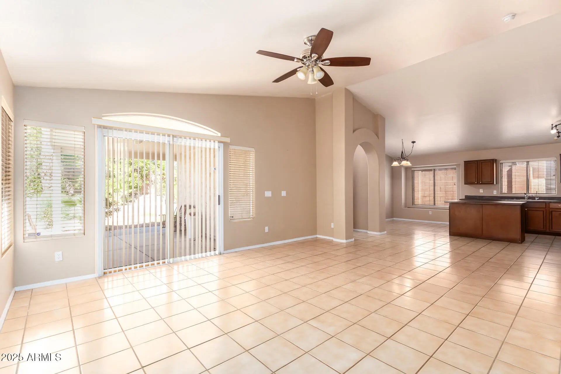 Photo of Listing #6921842