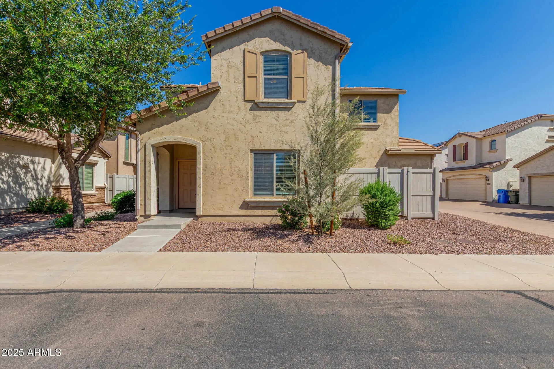 Photo of Listing #6921892