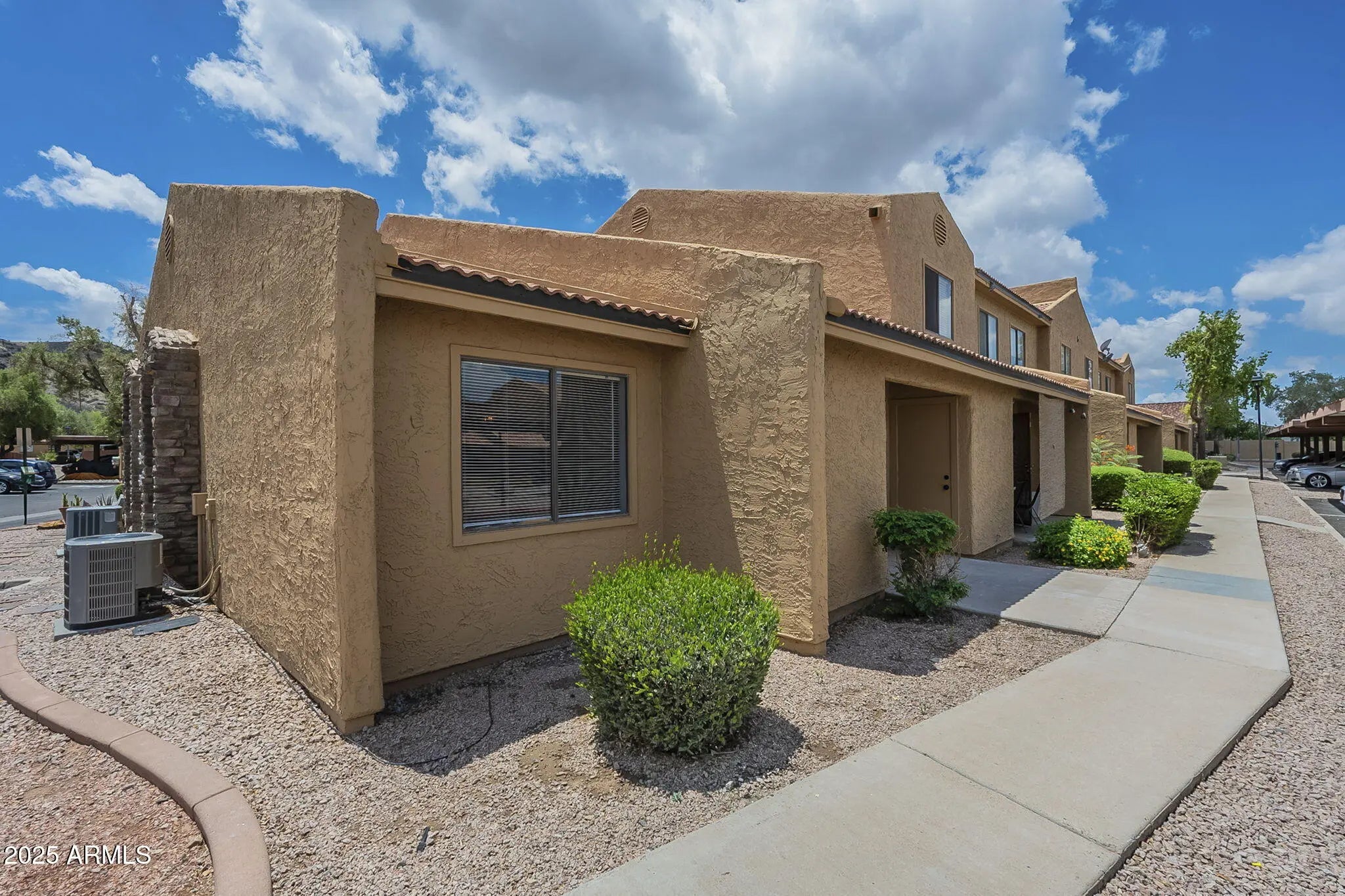 Photo of Listing #6929361