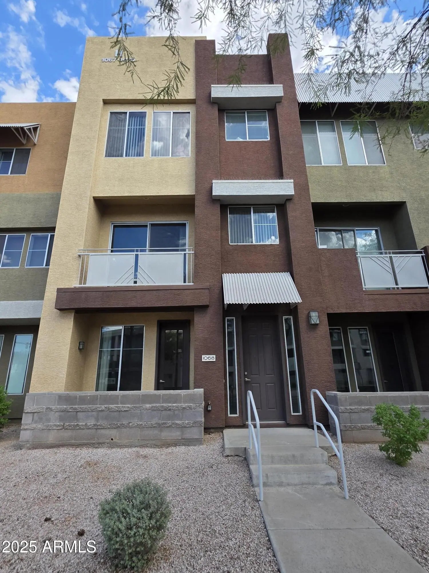 Photo of Listing #6932304