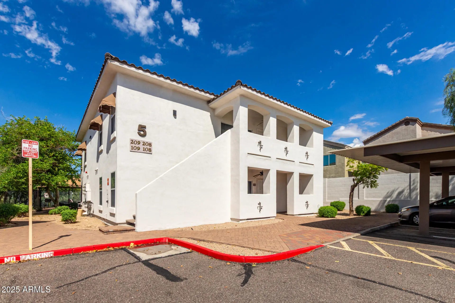 Photo of Listing #6924855