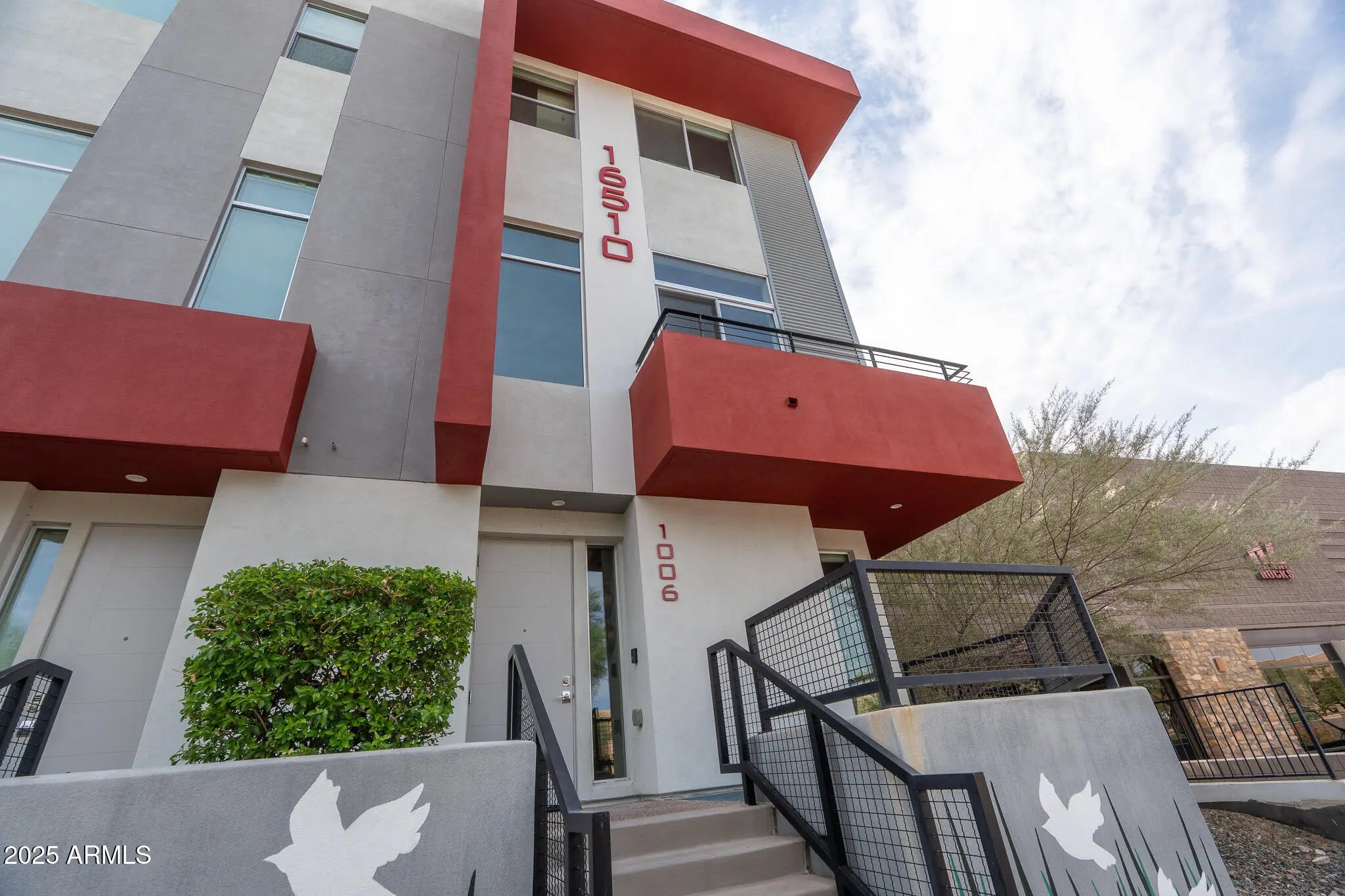 Photo of Listing #6922810