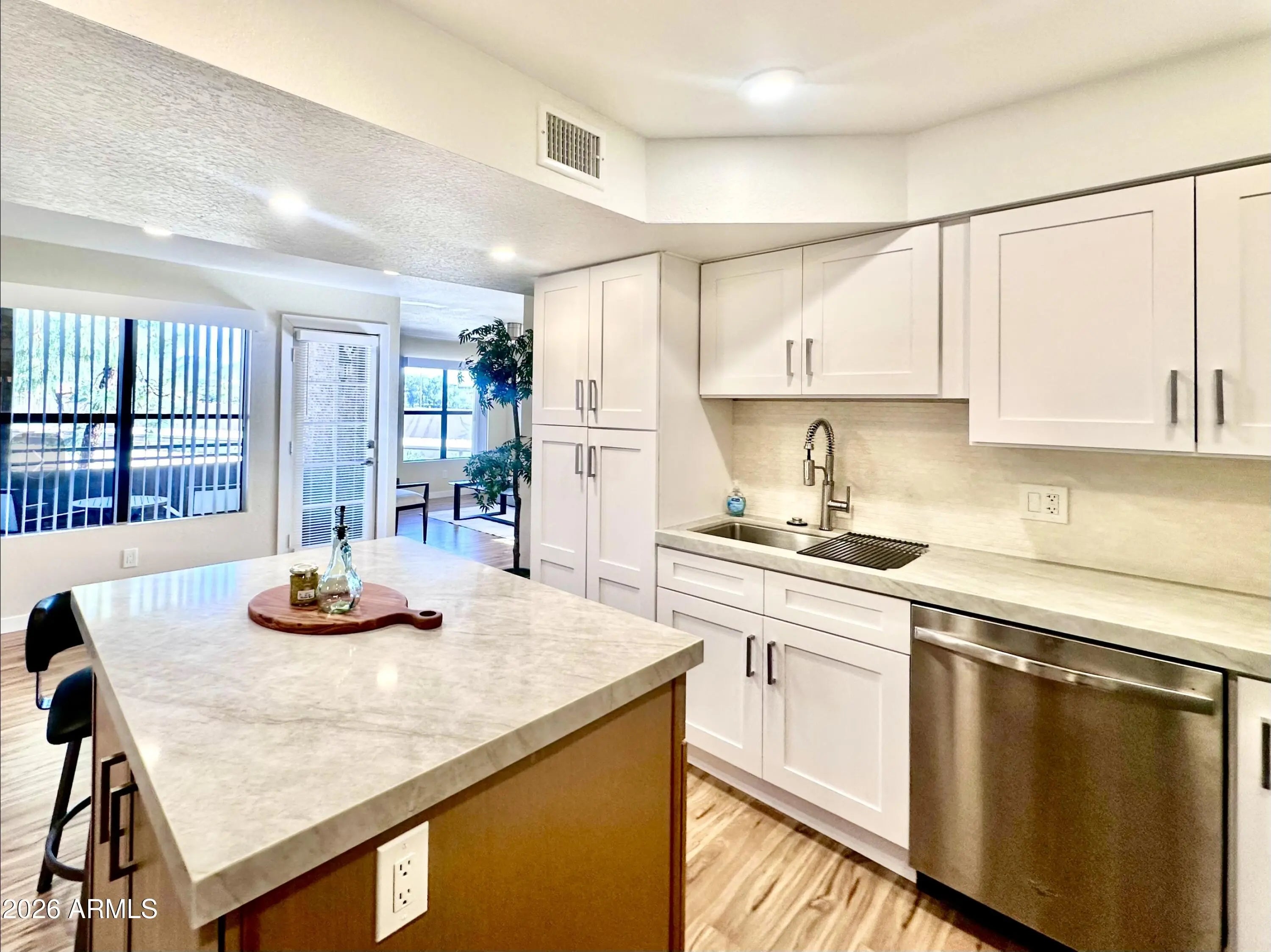 Photo of Listing #6922889