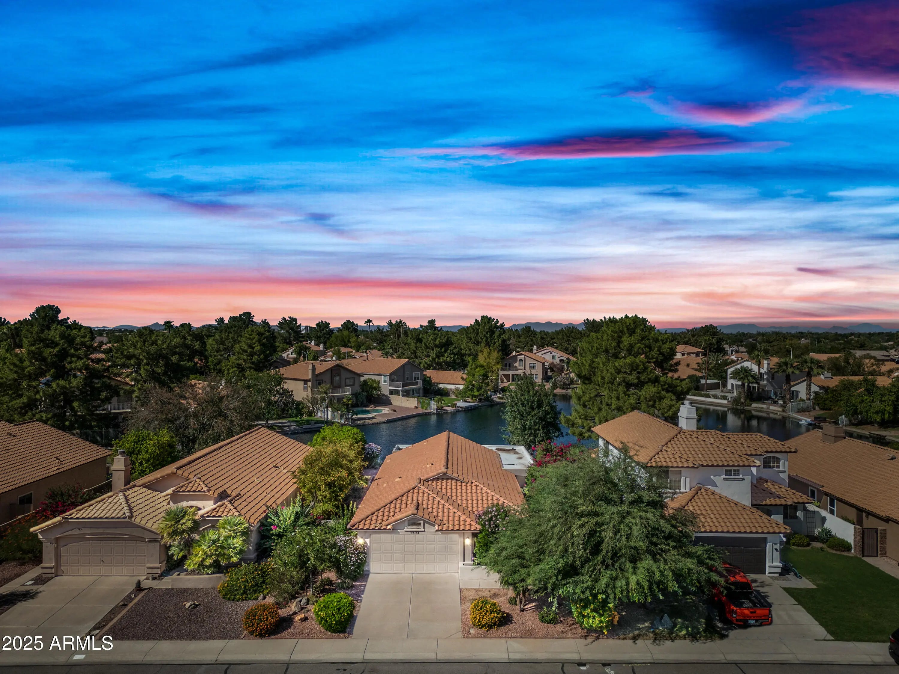 Photo of Listing #6923955