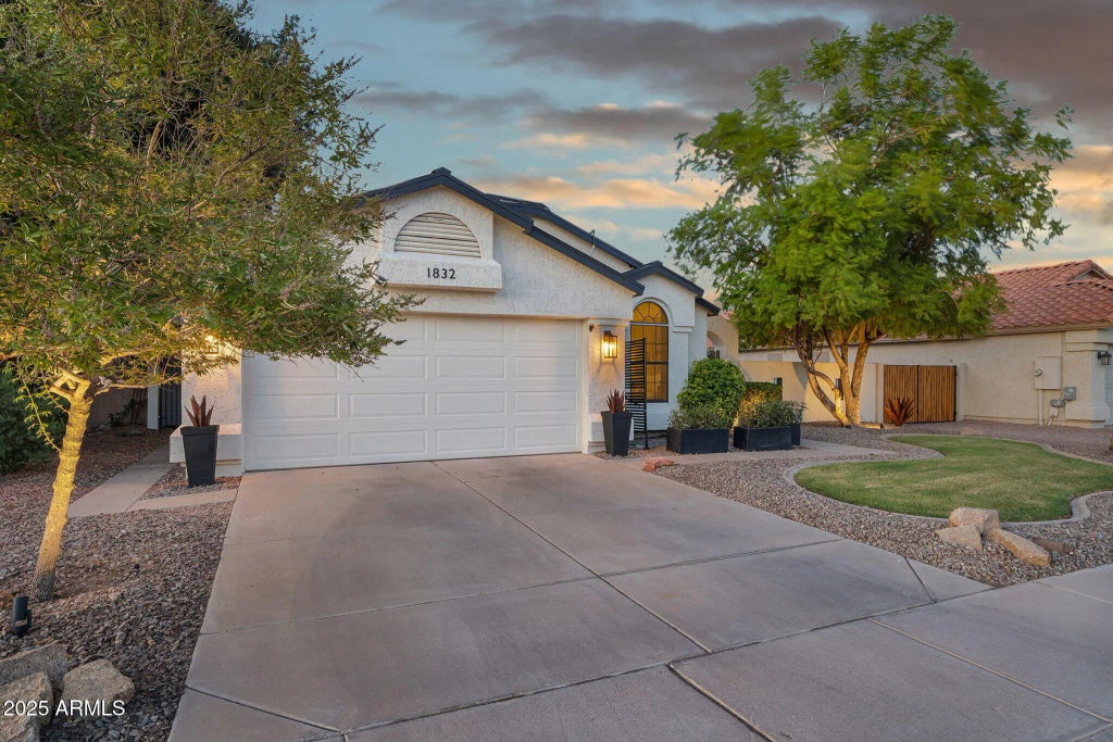 1832 W Wildhorse Drive, Chandler