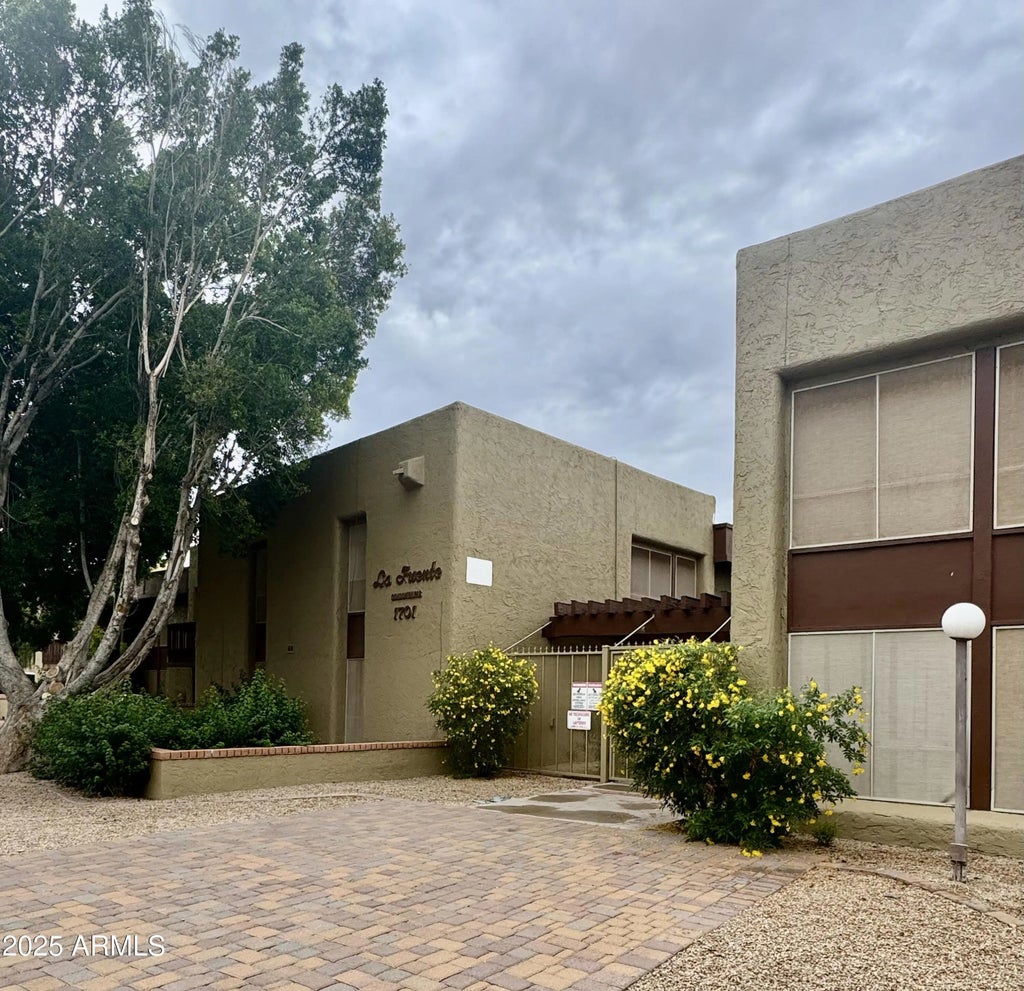 1701 W Tuckey Lane (unit 206), Phoenix