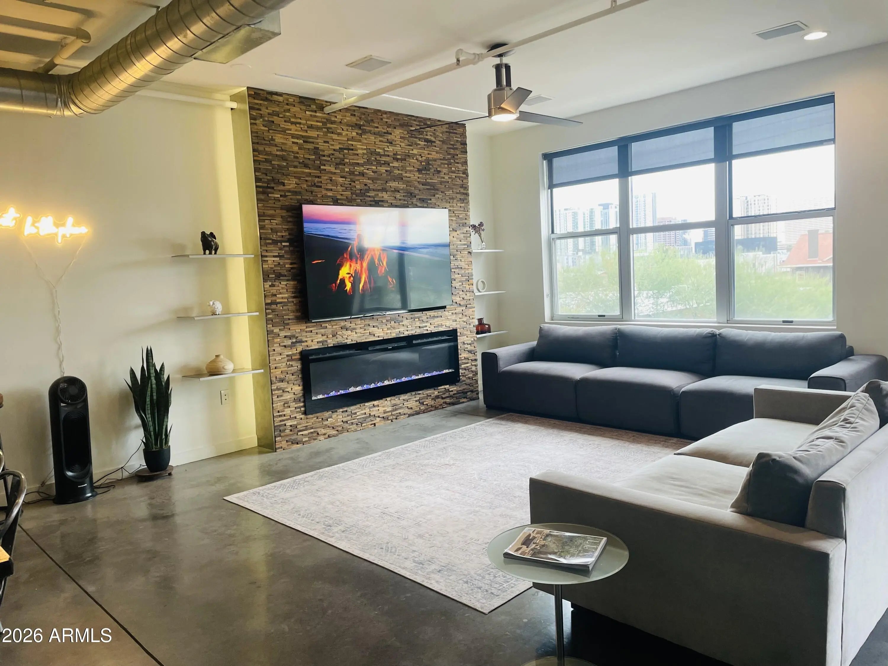 Photo of Listing #6924451