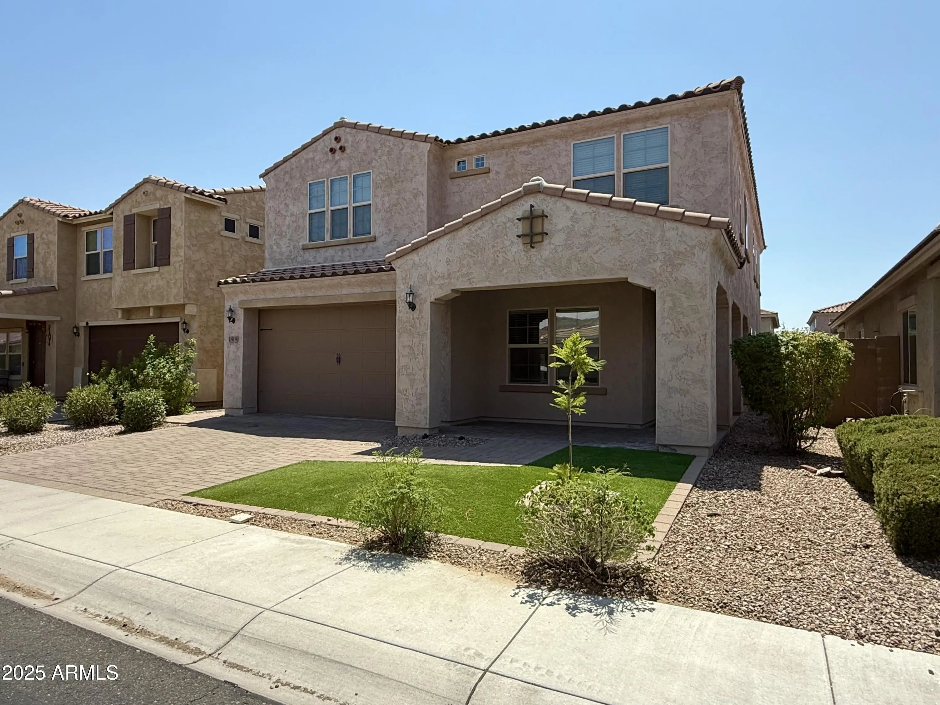 Photo of Listing #6923098