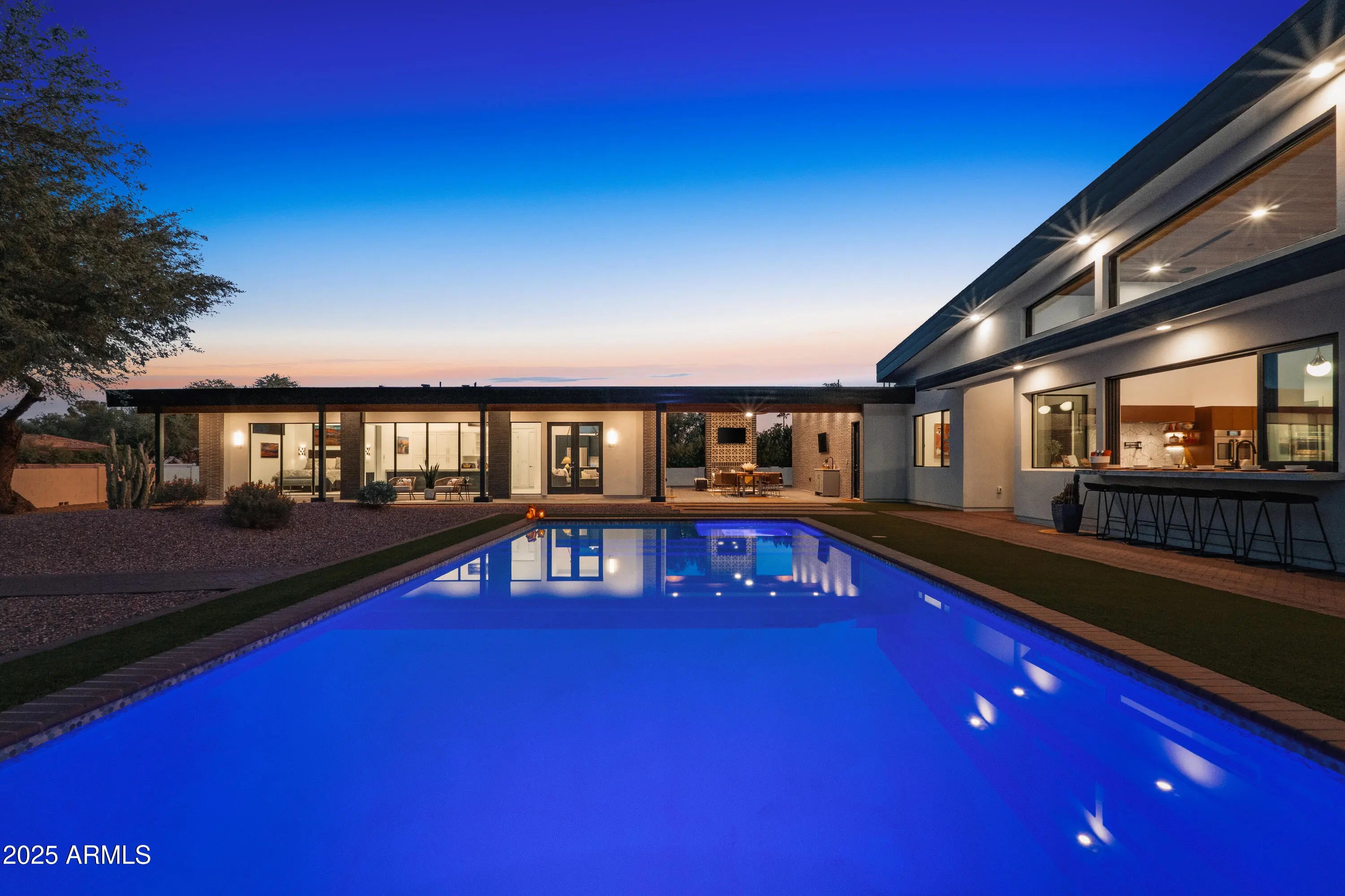 Photo of Listing #6923294