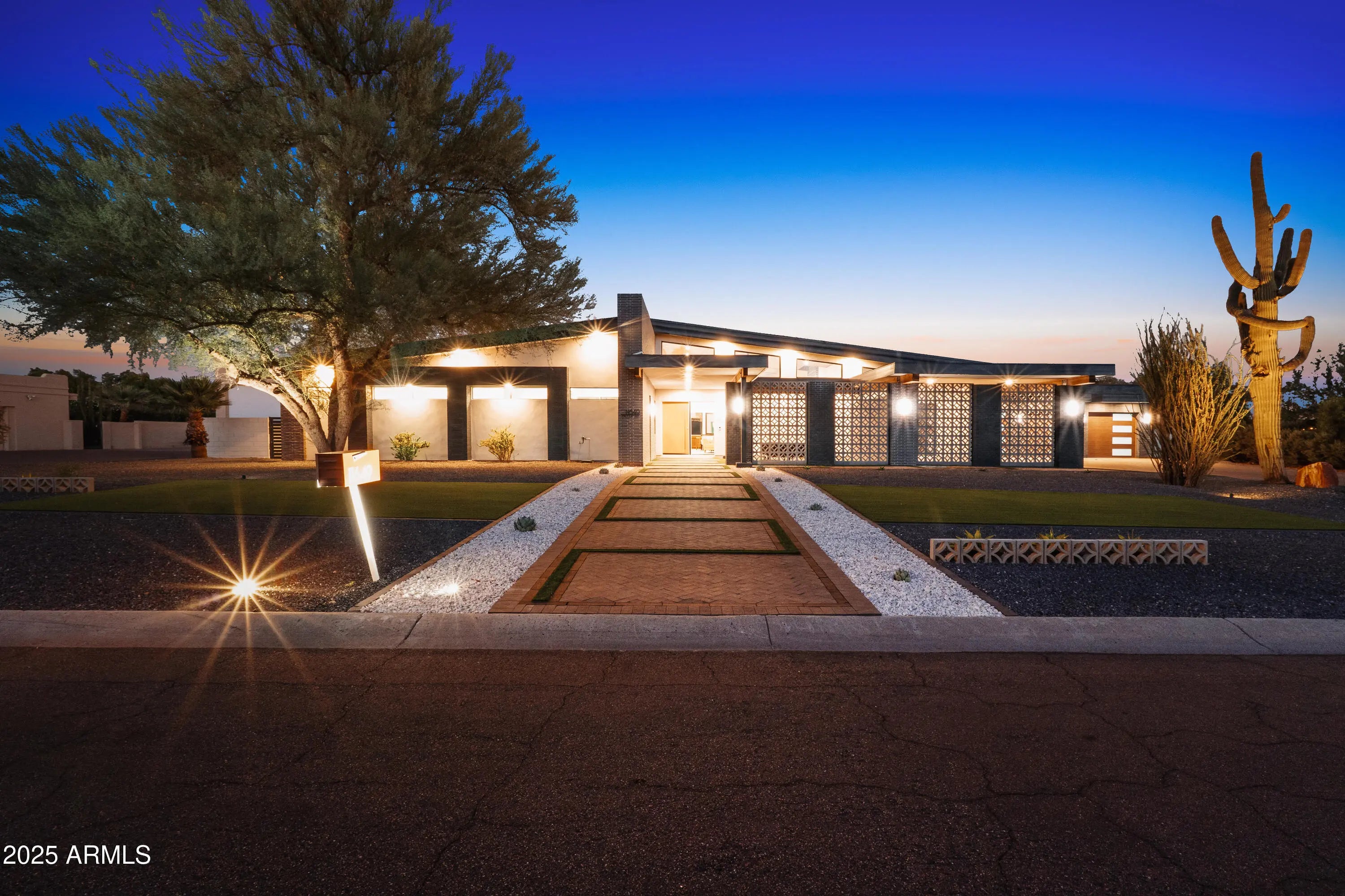 Photo of Listing #6923294