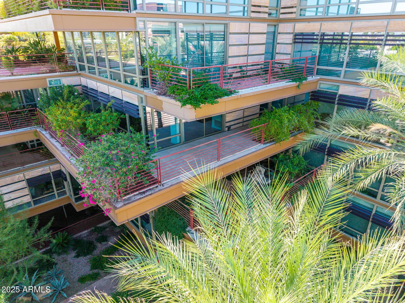 Photo of Listing #6929368