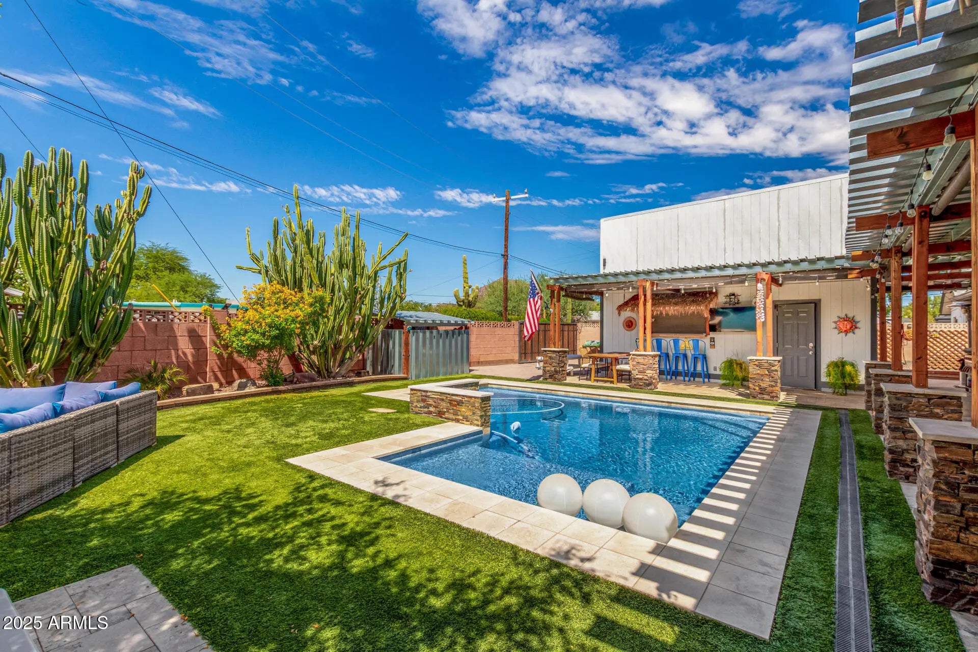 Photo of Listing #6925347