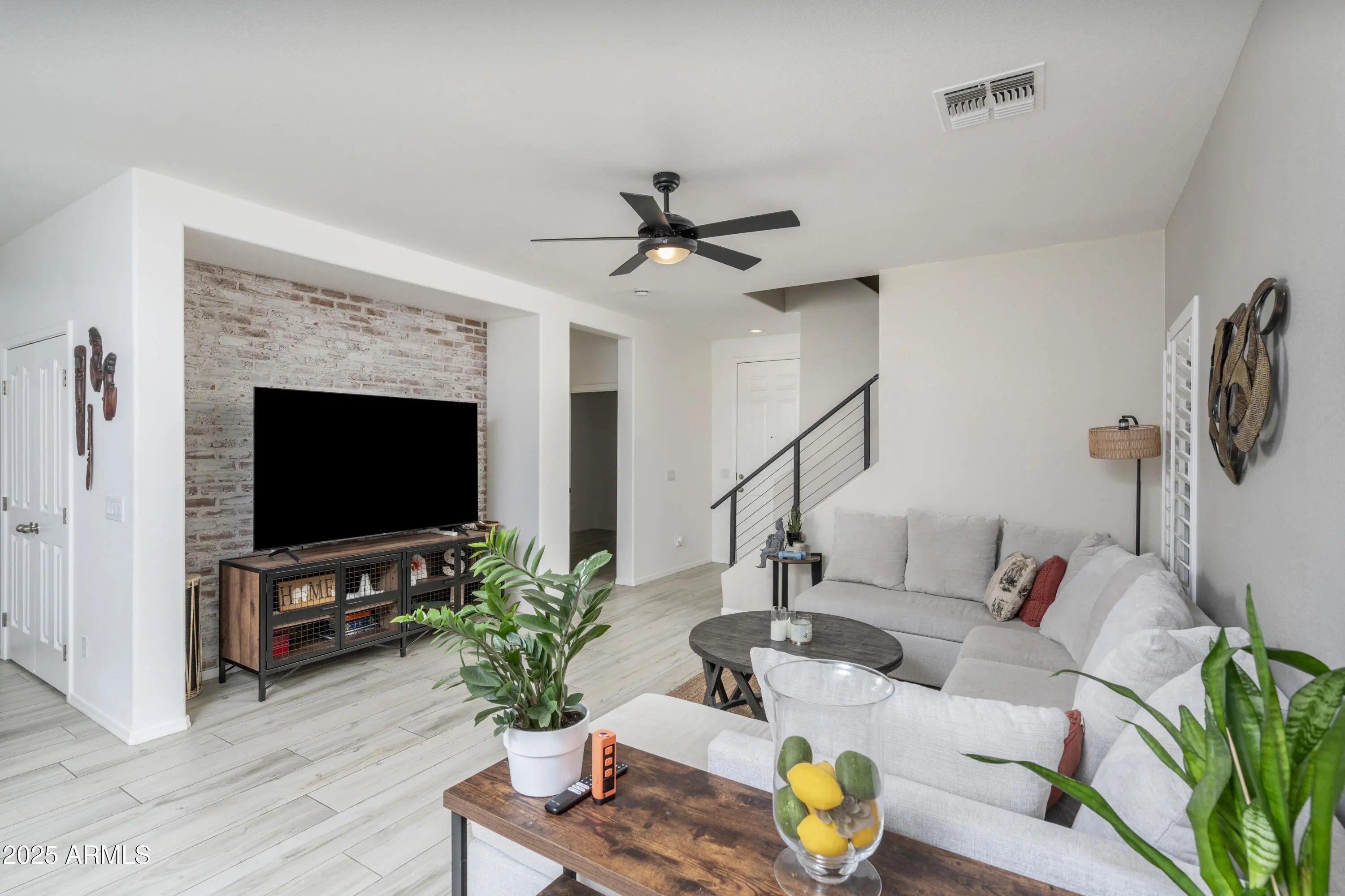 Photo of Listing #6923291