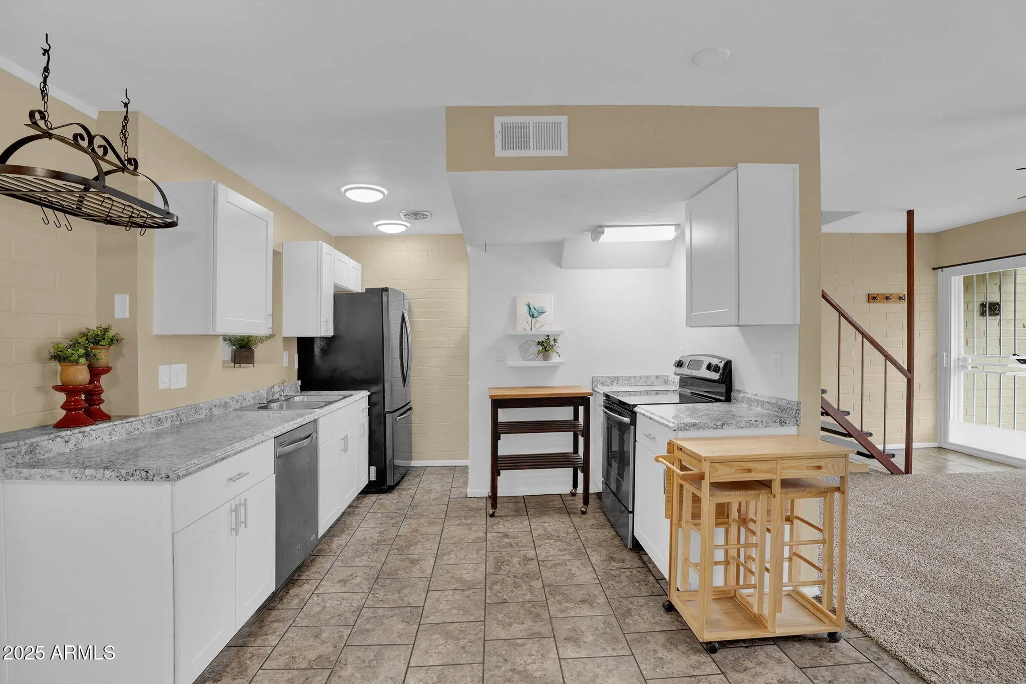 Photo of Listing #6923735